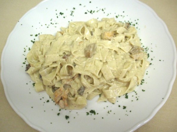 TAGLIATELLE FUNGHI