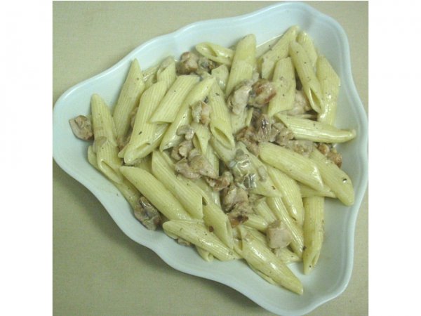 PENNE CON POLLO